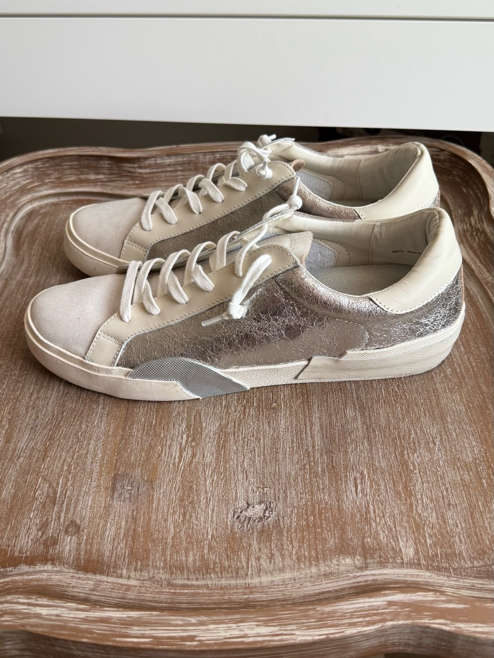 Dolce Vita Cream and Silver Low-Top Sneakers | Size 12